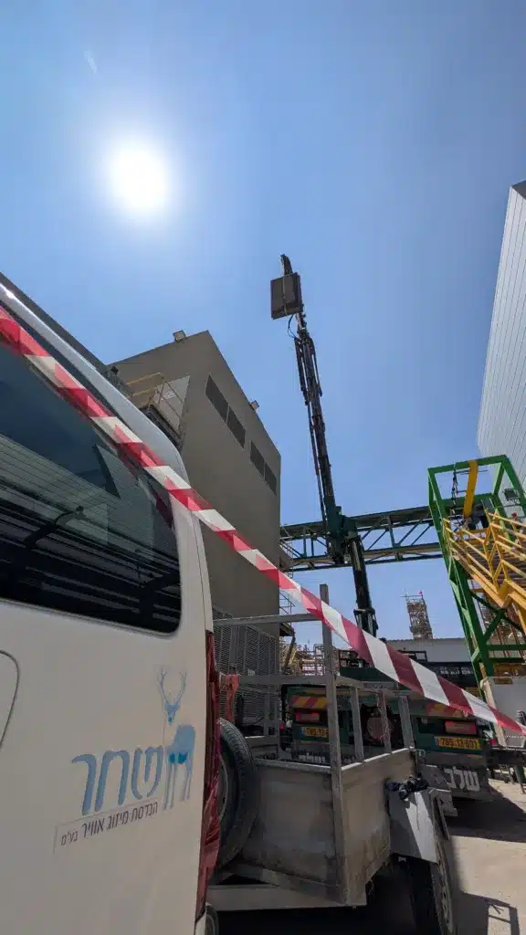 החלפת סוללה ביחידת מיזוג פקג​ - שחר הנדסת מיזוג