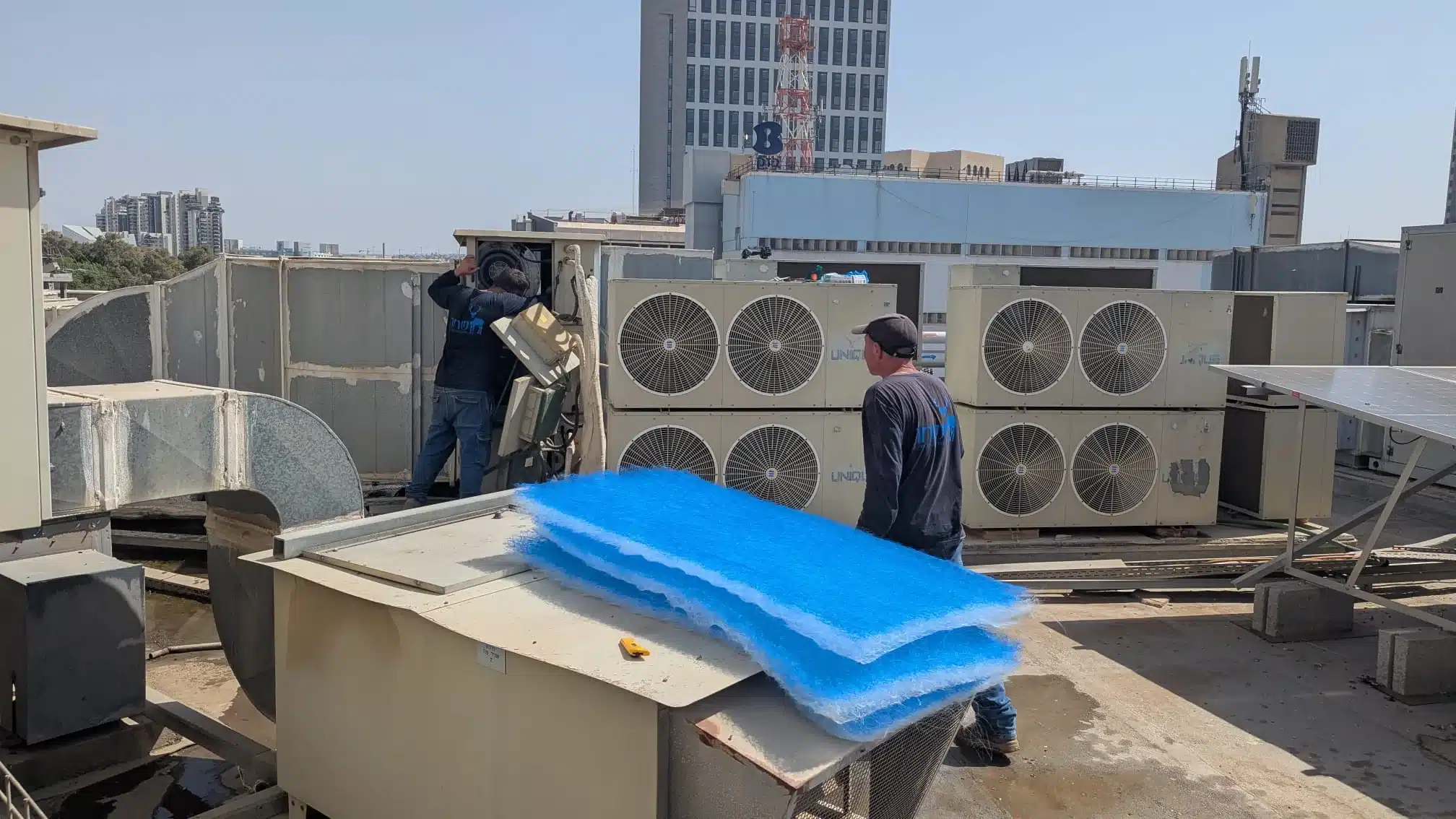 מה ההבדל בין מולטי אינוורטר ל vrf? מאמר של שחר הנדסת מיזוג אוויר